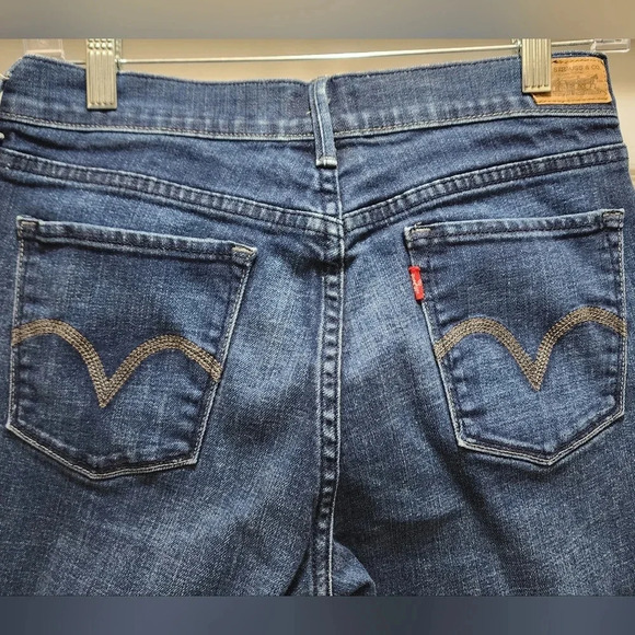 Levi's Jeans 515 Capri Women's 6 Blue Denim Dark Wash - Picture 1 of 10